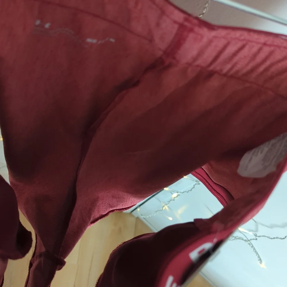 🌟 NWT Under Armour Women's M Loose Running Shorts - Perfect for Fitness Lovers! - Picture 6 of 6